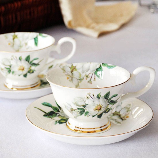 Wholesale Turkish Nordic Porcelain European Luxury 220ml Rose Flower Fine Bone China Coffee Tea Cup and Saucer Set