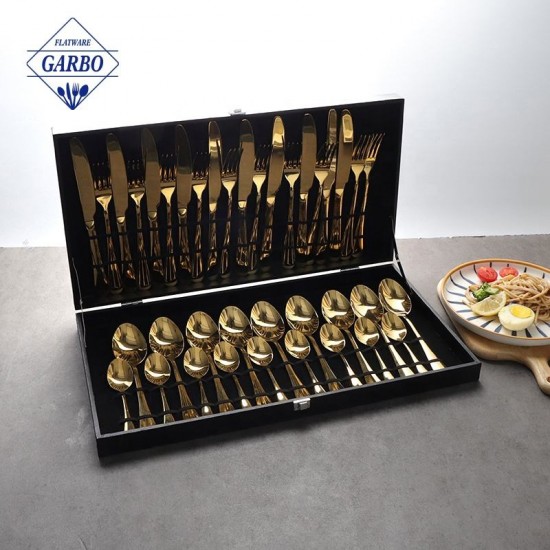 Gold Silverware Set 24-Pieces Stainless Steel Flatware Set With Portable Gift Box Luxury Cutlery Set Custom Vintage Cutlery